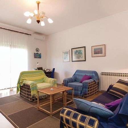 Stunning Apartment In Rovinj With Kitchen Eksteriør billede