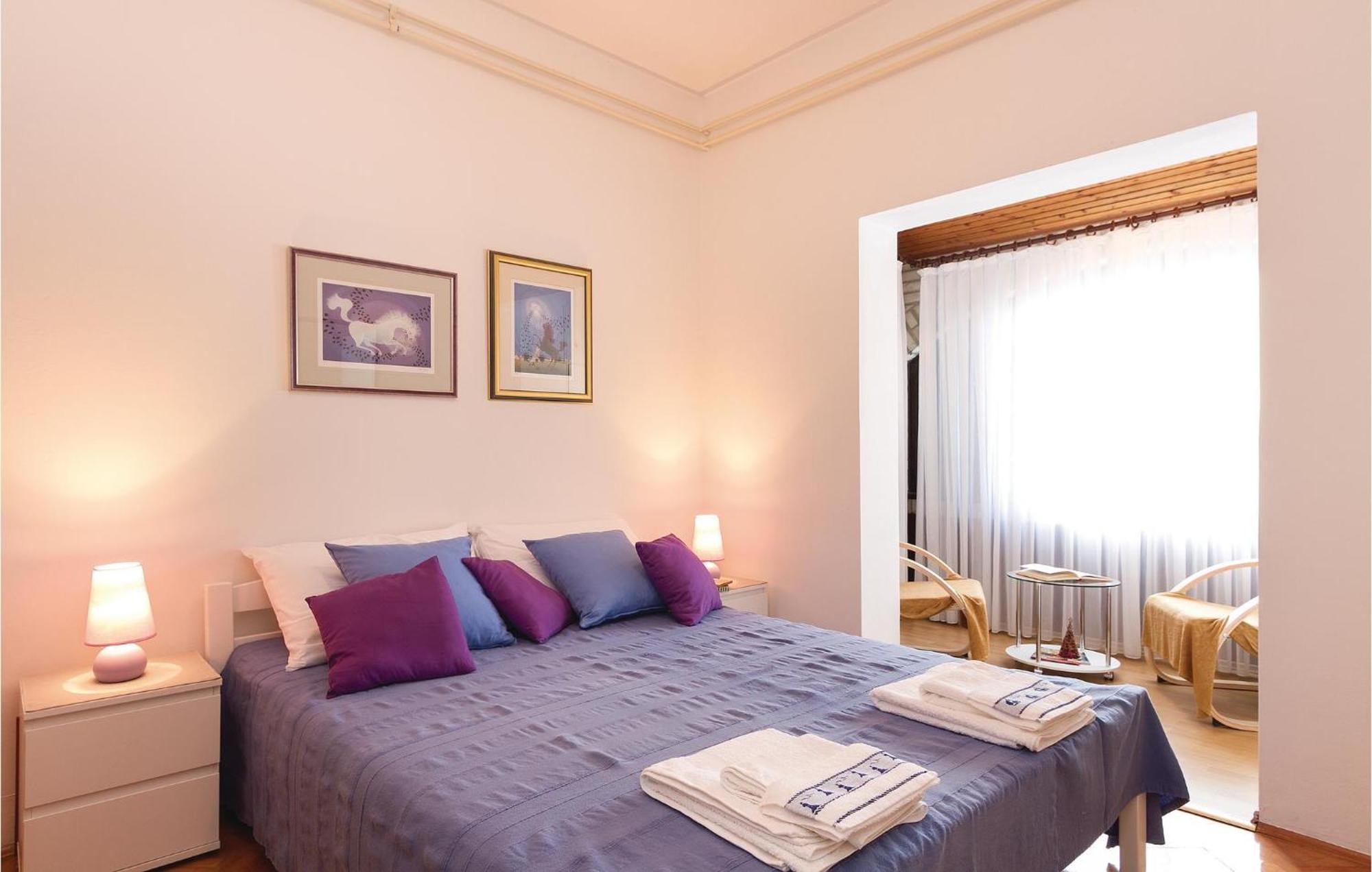 Stunning Apartment In Rovinj With Kitchen Eksteriør billede