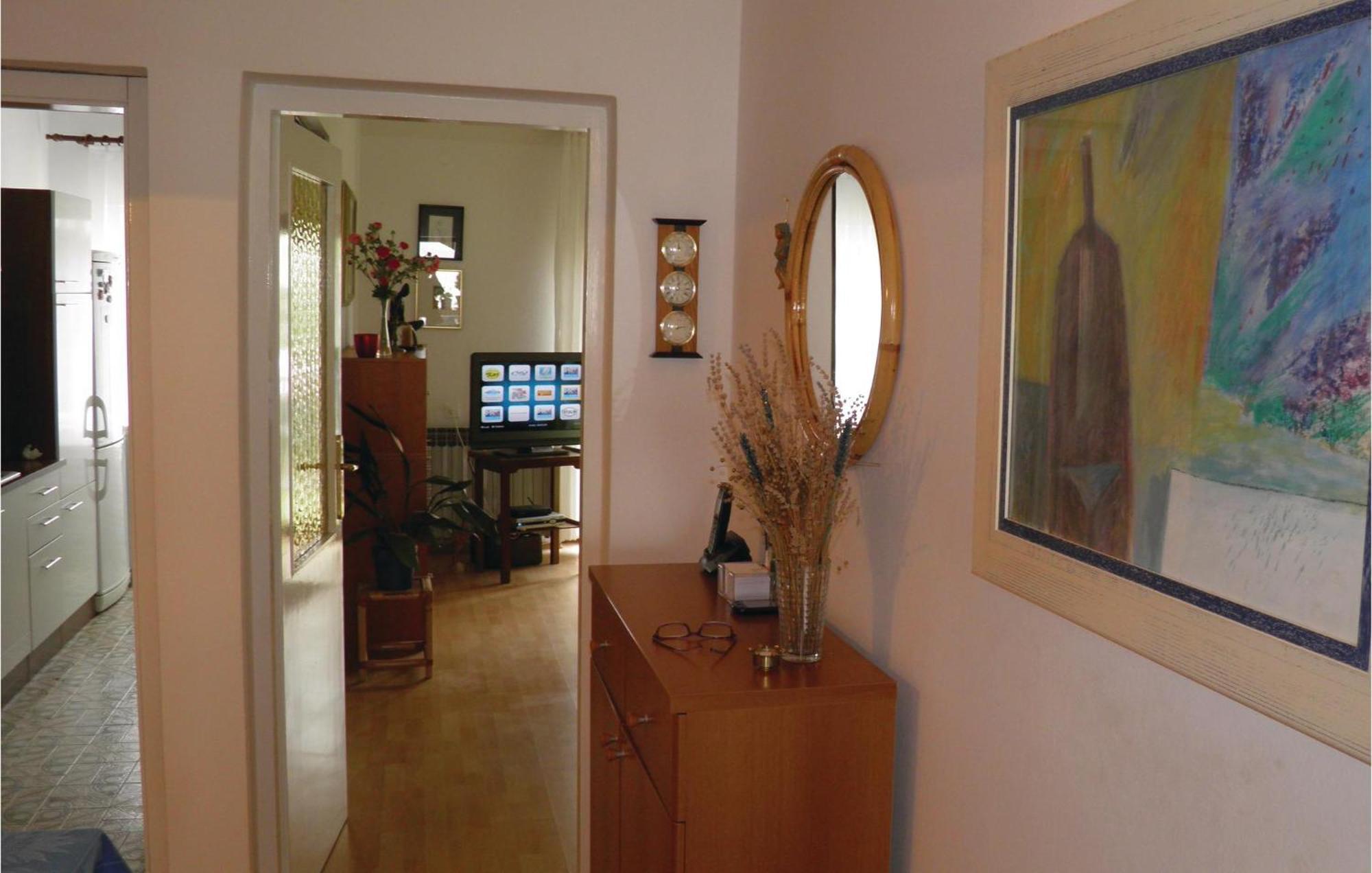 Stunning Apartment In Rovinj With Kitchen Eksteriør billede