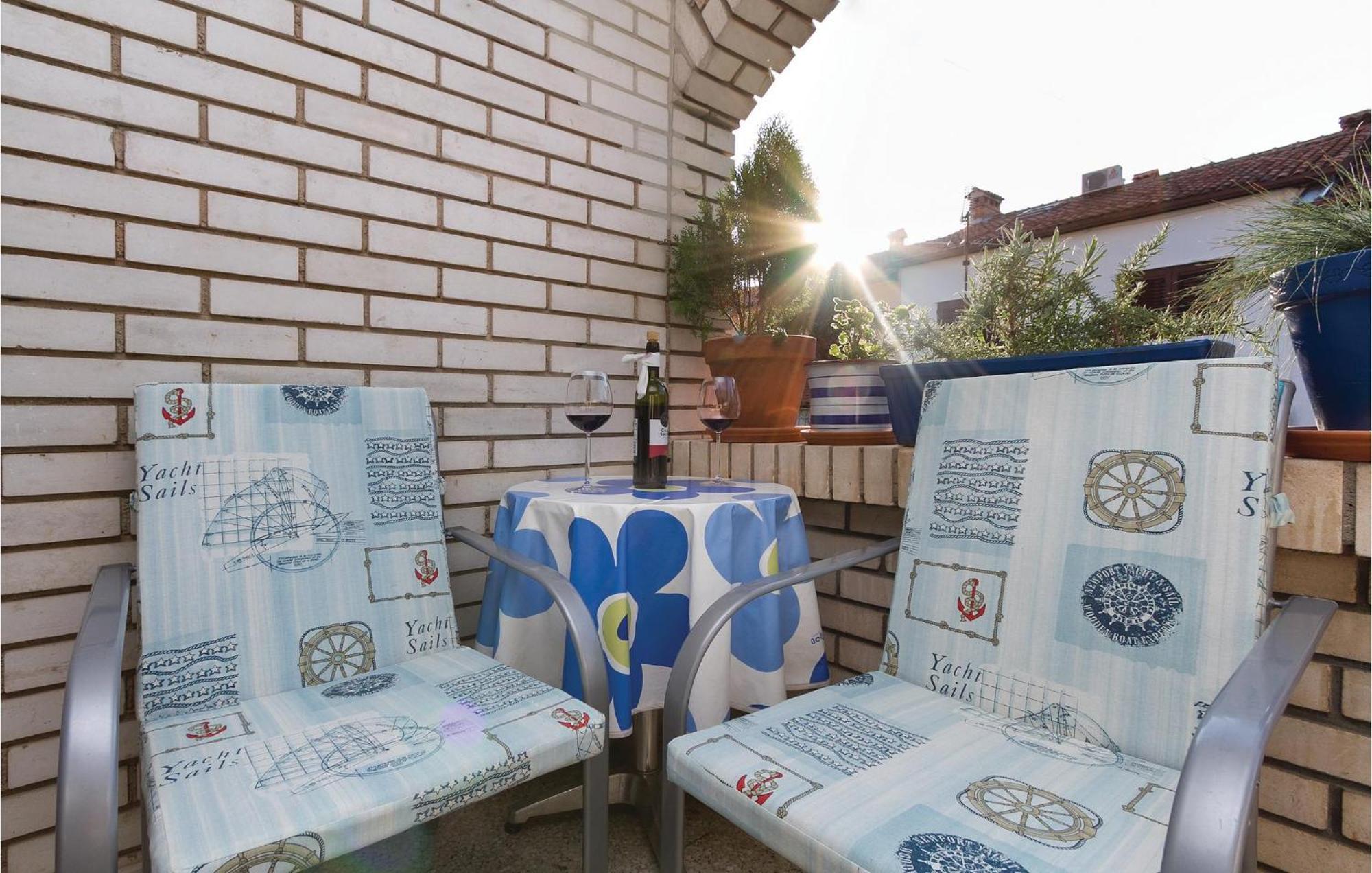 Stunning Apartment In Rovinj With Kitchen Eksteriør billede